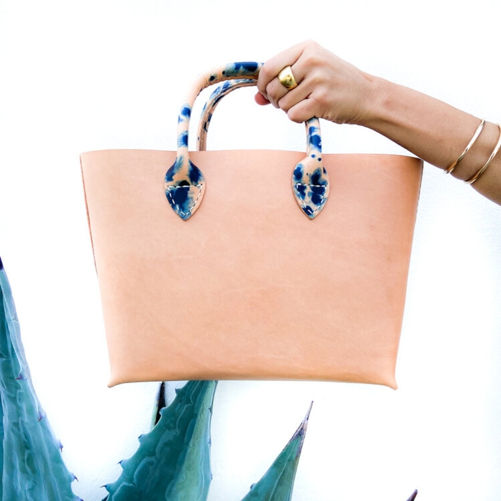 Small classic TOTE